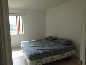 121 Lake Pine Cir in Greenacres, FL - Building Photo - Building Photo