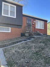 805 W 39 St N in Independence, MO - Foto de edificio - Building Photo