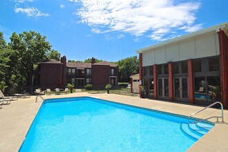 Park South in Kansas City, MO - Foto de edificio - Building Photo