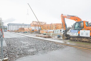 Blossom & Community in Milwaukie, OR - Building Photo