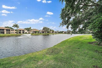 6866 Briarlake Cir in West Palm Beach, FL - Foto de edificio - Building Photo