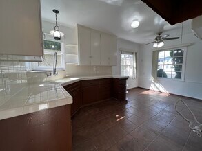 13900 Burbank Blvd in Sherman Oaks, CA - Building Photo - Building Photo