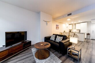 1283 Howe St in Vancouver, BC - Building Photo - Building Photo