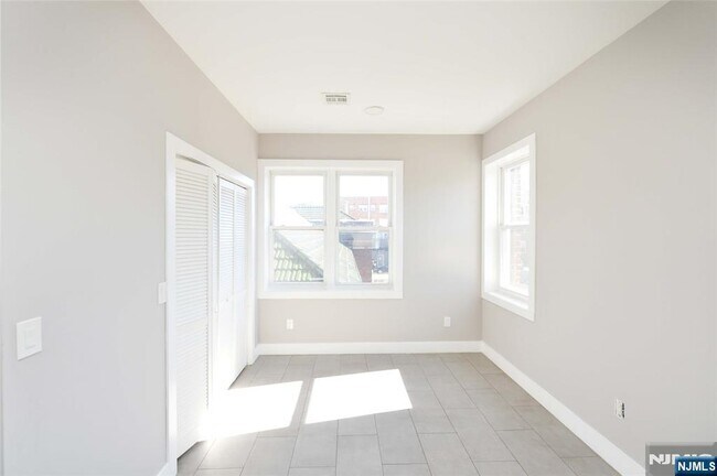 7 Watsessing Ave in Bloomfield, NJ - Building Photo - Building Photo