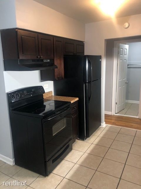 8023 S Ellis Ave in Chicago, IL - Foto de edificio - Building Photo