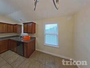 8536 Cherry Bark Ln in Fort Worth, TX - Foto de edificio - Building Photo