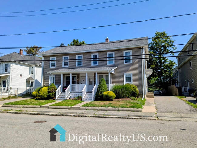 58 Ash St, Unit 3 in Waltham, MA - Building Photo - Building Photo
