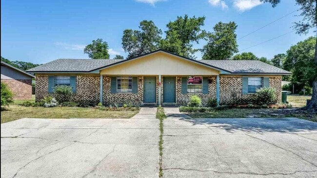 property at 4800 Tradewinds Dr