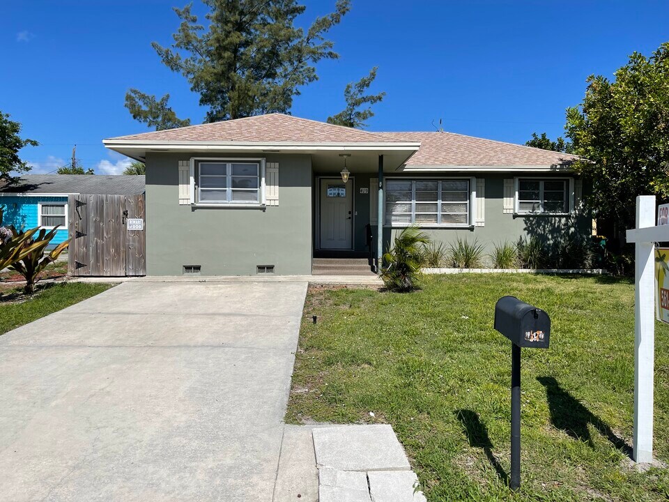 419 S C St in Lake Worth Beach, FL - Building Photo