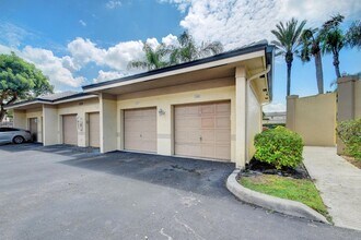 2020 Greenview Shores Blvd in Wellington, FL - Building Photo - Building Photo