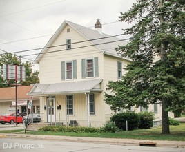1819 17th St in Rock Island, IL - Building Photo - Building Photo