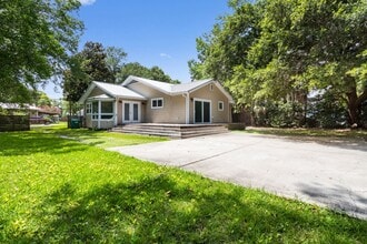 710 Pershing Ave in Ocean Springs, MS - Building Photo - Building Photo