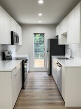 1835 CAMDEN AVE. LP in Los Angeles, CA - Foto de edificio - Interior Photo