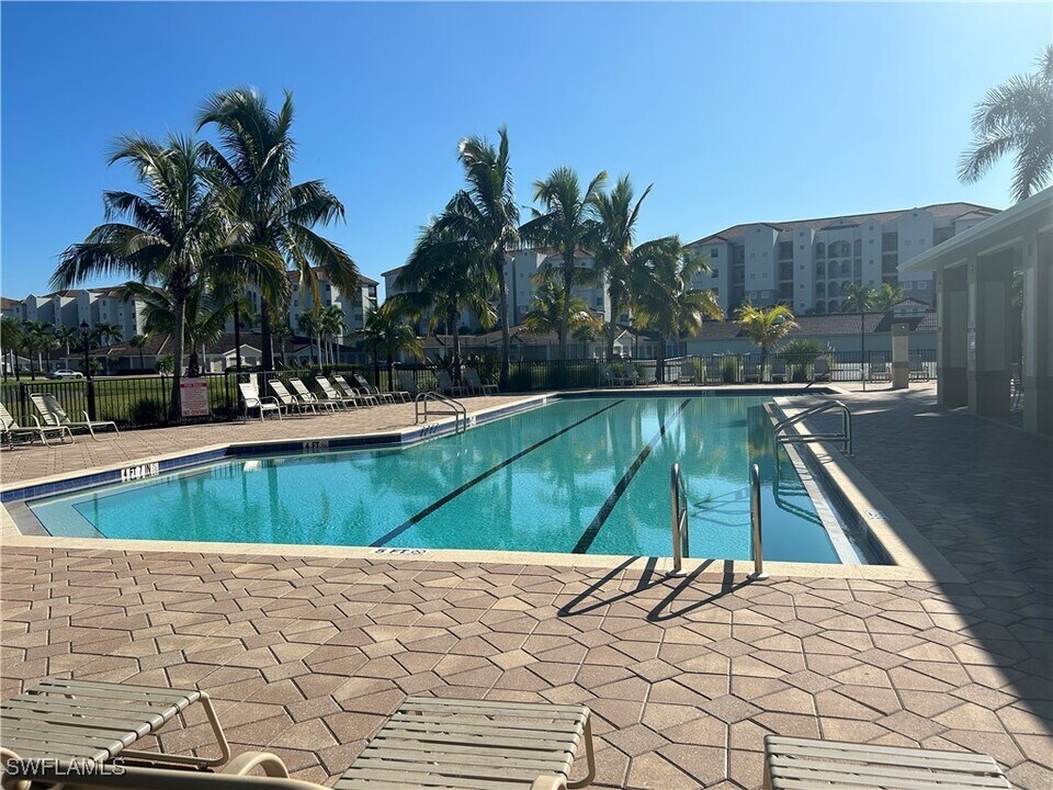 4206 Liron Ave in Ft. Myers, FL - Building Photo