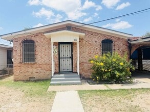 216 W Olive St, Unit 2 Bedroom 50-0406 in Laredo, TX - Building Photo - Building Photo