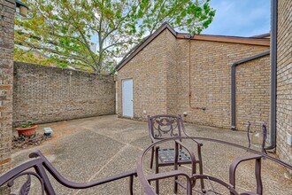 2555 Bering Dr in Houston, TX - Building Photo - Building Photo