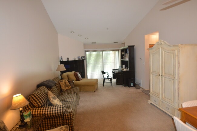641 Hapsfield Ln in Buffalo Grove, IL - Building Photo - Building Photo
