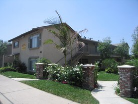 Citrus Palms Apartments in Anaheim, CA - Building Photo