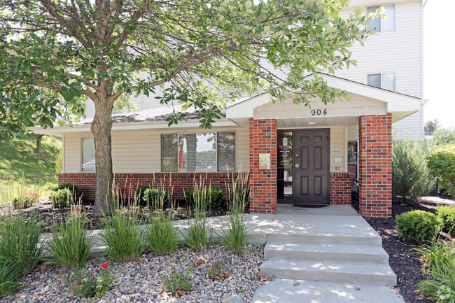 904 Kasper St in Bellevue, NE - Building Photo - Building Photo