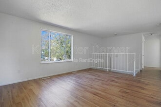 3208 S Olathe Way in Aurora, CO - Building Photo - Building Photo