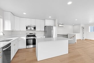 865 9th St W in Kalispell, MT - Foto de edificio - Building Photo