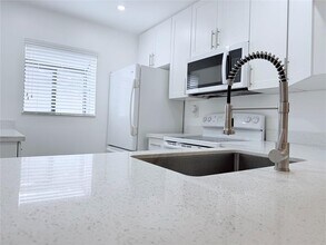 117 Gardens Dr in Pompano Beach, FL - Building Photo - Building Photo