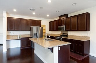 618 Tiber River Way in Oxnard, CA - Building Photo - Building Photo