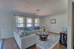 3513 E Shore Rd in Miramar, FL - Building Photo