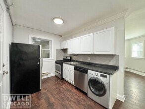 2125 W Giddings St, Unit G in Chicago, IL - Foto de edificio - Building Photo