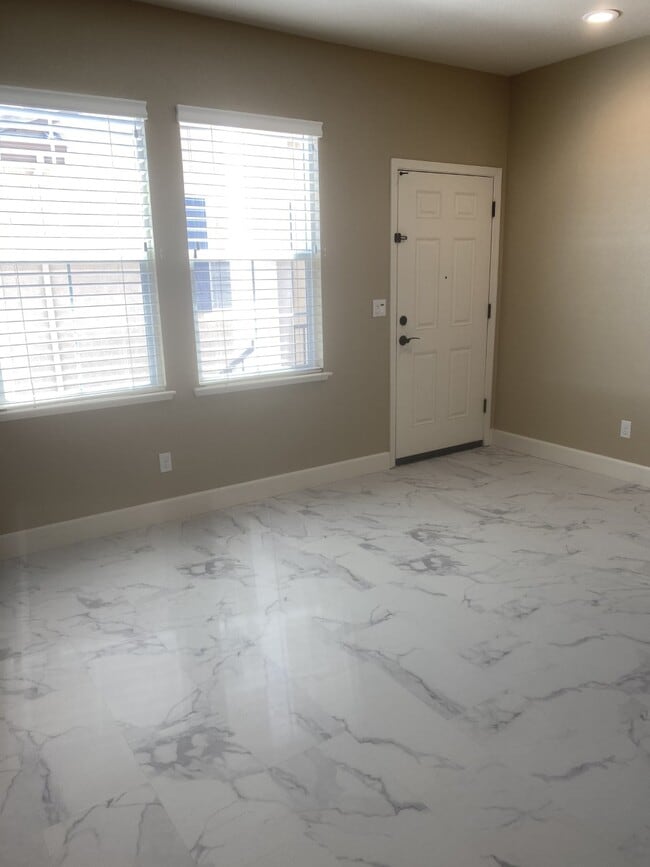 678 W Tramonto Dr, Unit 678