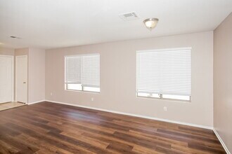 4756 Julesburg Dr in Las Vegas, NV - Building Photo - Building Photo