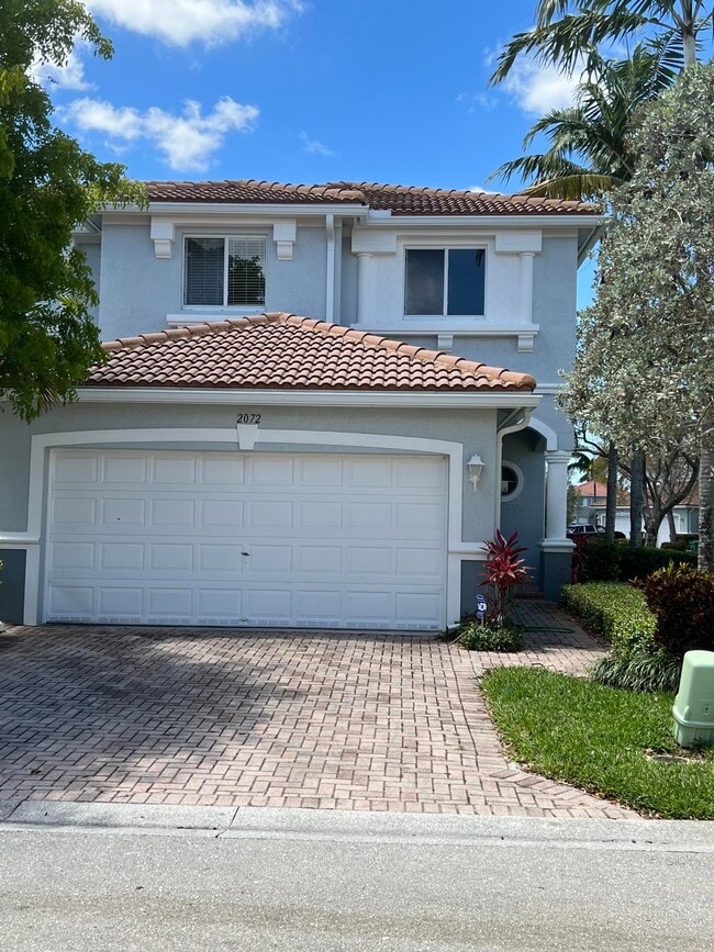 property at 2072 Oakhurst Way