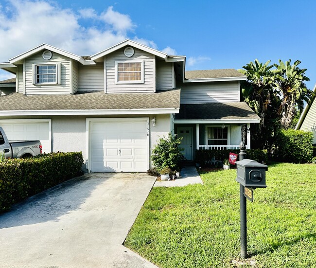 13152 Quiet Woods Rd in Wellington, FL - Foto de edificio - Building Photo