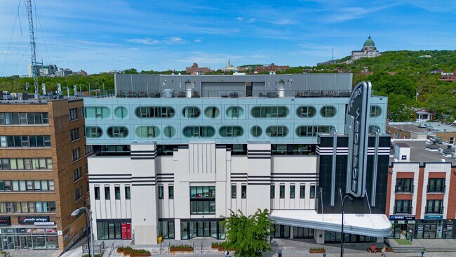 5227 Décarie in Montréal, QC - Building Photo - Building Photo