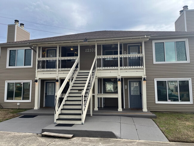 12102 Carriage Ct SE