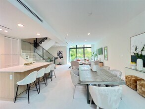 2694 SW 25th Ave in Miami, FL - Building Photo - Building Photo