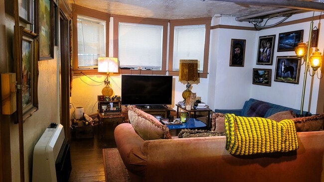 1925 W 77th St, Unit 2