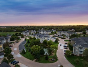 Alexis at Perry Pointe in Davenport, IA - Foto de edificio - Building Photo