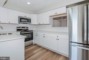 1116 Soho Ct in Crofton, MD - Building Photo