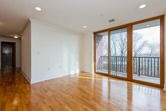 17 Meadow Rd in Rutherford, NJ - Building Photo - Building Photo