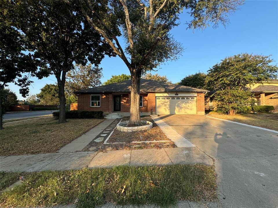 1820 Southeastern Trail in Round Rock, TX - Building Photo