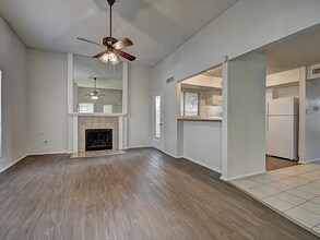 2520 Limestone Dr in Arlington, TX - Foto de edificio - Building Photo