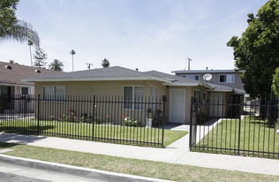 1115 W Chestnut St in Anaheim, CA - Building Photo