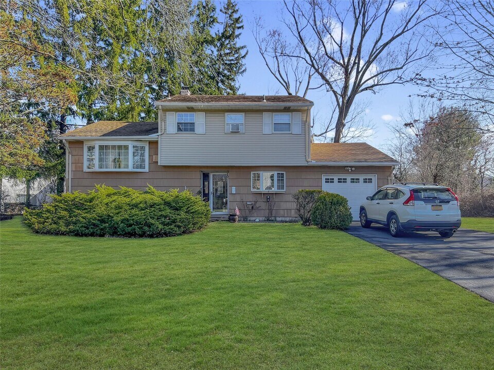 15 Birchwood Ct in Blauvelt, NY - Building Photo