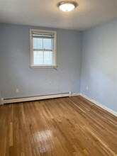 66 Beacon St, Unit 1 in Somerville, MA - Building Photo - Building Photo