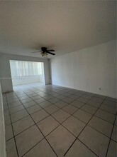 6700 Cypress Rd, Unit 405 in Plantation, FL - Foto de edificio - Building Photo