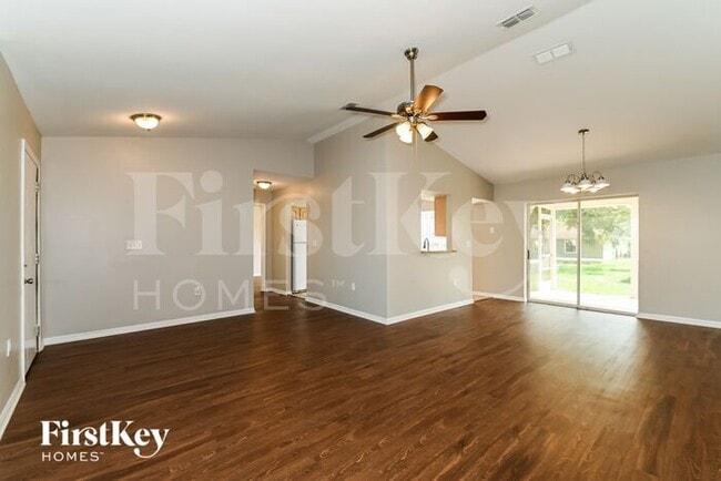 18557 Wisteria Rd in Ft. Myers, FL - Building Photo - Building Photo