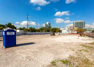 Ten30 in Miami Beach, FL - Foto de edificio - Building Photo