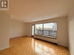 28 Upper Canada Dr in Toronto, ON - Building Photo - Building Photo