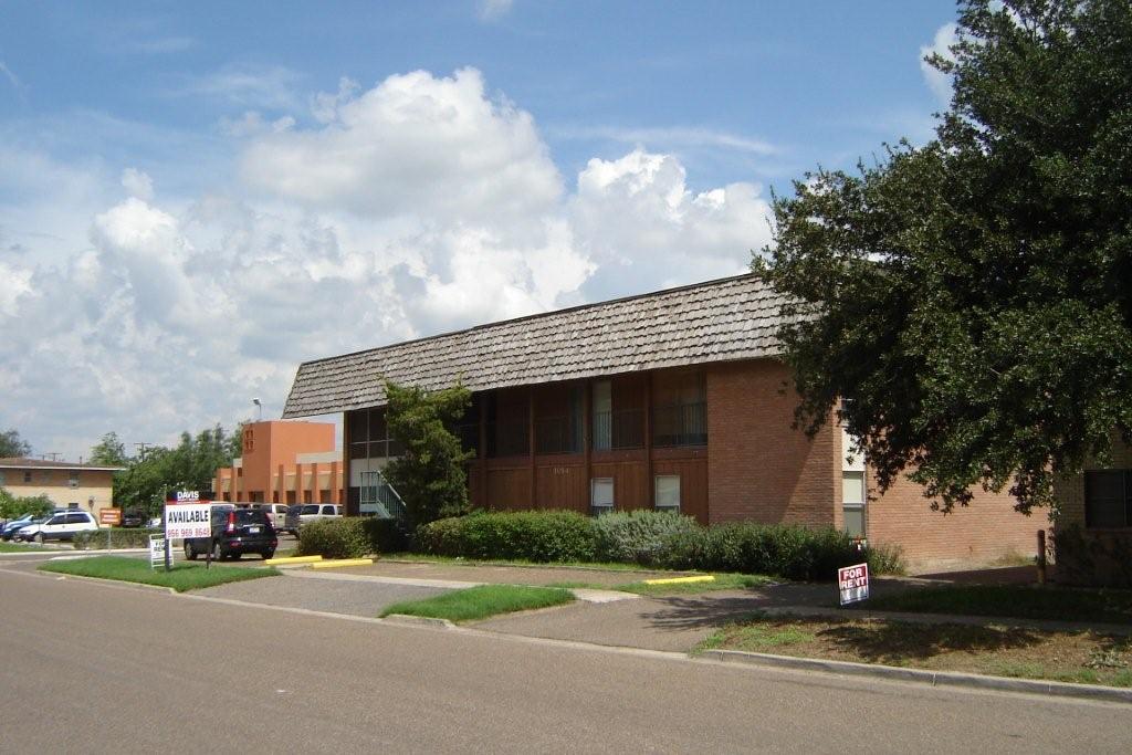 1014 S 10TH St in Edinburg, TX - Building Photo